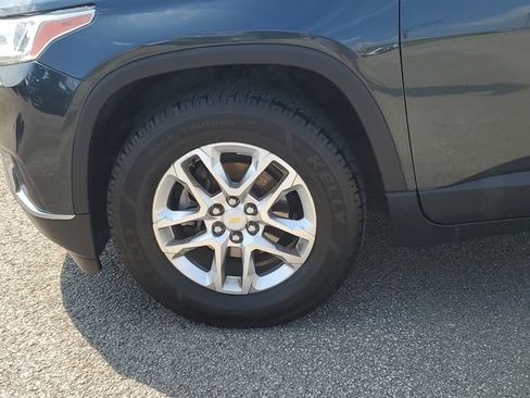 Used 2018 Chevrolet Traverse LT w/ LPO, Floor Liner Package AWD/4WD image 8