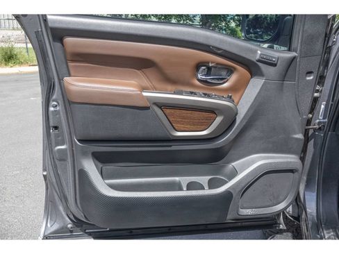 Used 2023 Nissan Titan Platinum Reserve w/ Moonroof Package AWD/4WD image 18