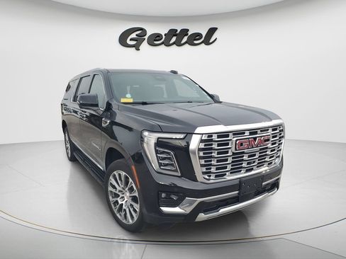Used 2025 GMC Yukon XL Denali AWD/4WD image 3