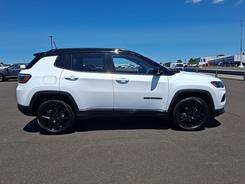 Certified 2023 Jeep Compass Latitude AWD/4WD image 7