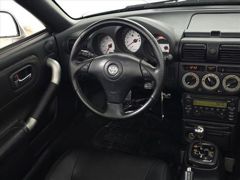 Used 2002 Toyota MR2 image 14