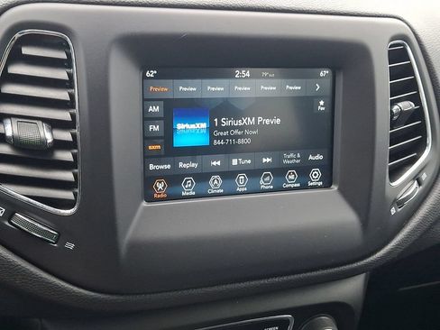 Used 2018 Jeep Compass Latitude w/ Popular Equipment Group FWD image 17
