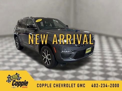 Used 2024 Jeep Grand Cherokee Limited image 1