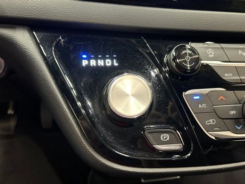 Used 2019 Chrysler Pacifica Touring-L Plus w/ S Appearance Package FWD image 23