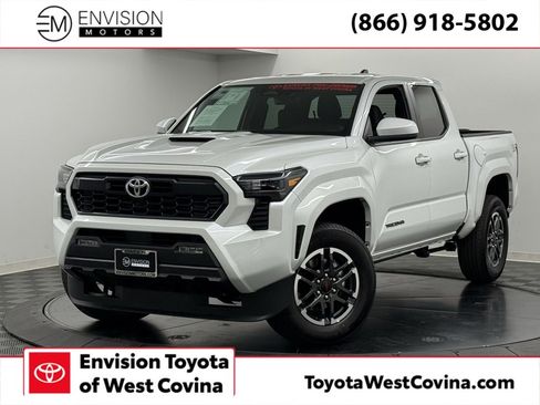 Used 2025 Toyota Tacoma TRD Off-Road image 1