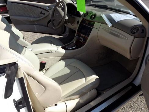 Used 2005 Mercedes-Benz CLK 500 500 image 24