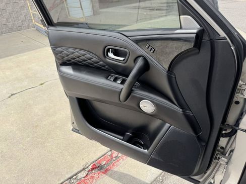 Used 2024 INFINITI QX80 Sensory AWD/4WD image 13