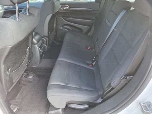 Used 2015 Jeep Grand Cherokee Laredo w/ Quick Order Package 23E AWD/4WD image 10