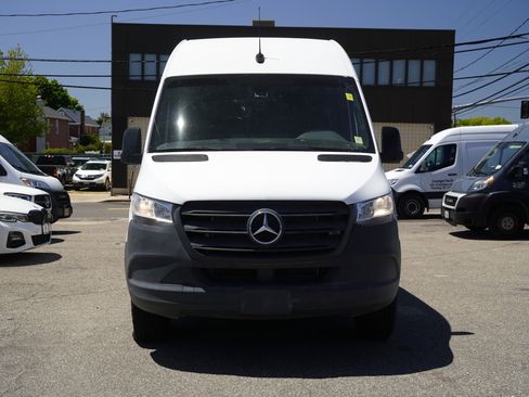 Used 2023 Mercedes-Benz Sprinter 2500 image 9