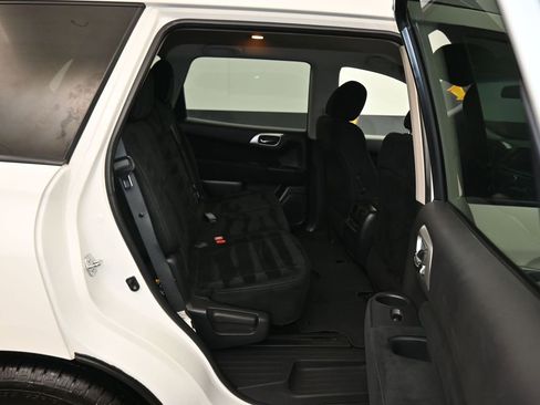 Used 2015 Nissan Pathfinder S image 42