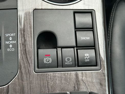 Used 2023 Toyota Highlander Platinum FWD image 34