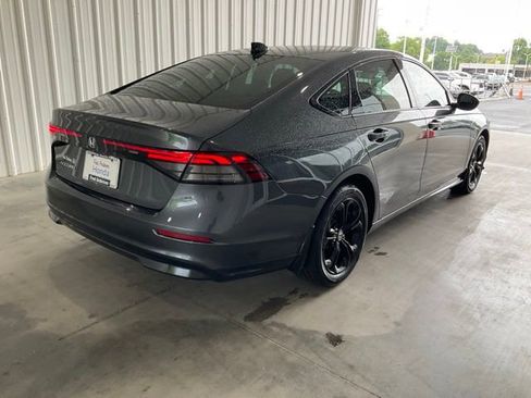 Used 2025 Honda Accord SE image 18