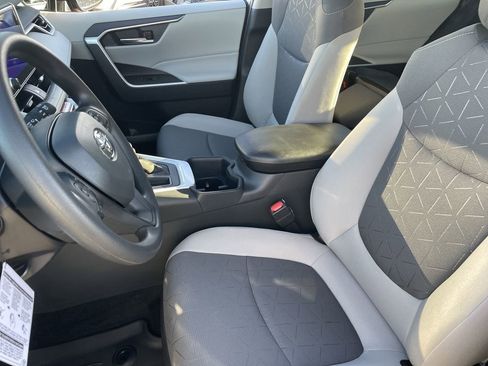 New 2025 Toyota RAV4 XLE image 19