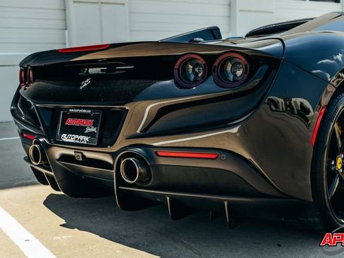 Used 2022 Ferrari F8 Tributo image 37