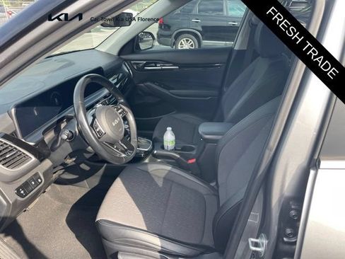 Used 2024 Kia Seltos S FWD image 4