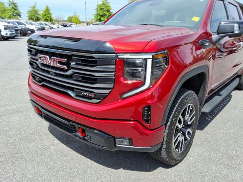 Certified 2025 GMC Sierra 1500 AT4 w/ AT4 Premium Package AWD/4WD image 9