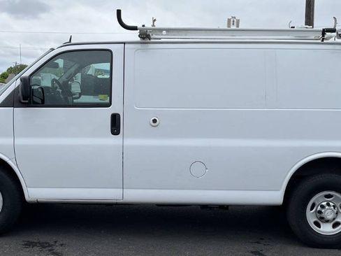 Used 2015 Chevrolet Express 2500 RWD image 8