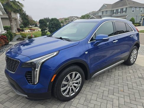 Used 2022 Cadillac XT4 Premium Luxury w/ Enhanced Visibility Package FWD image 1
