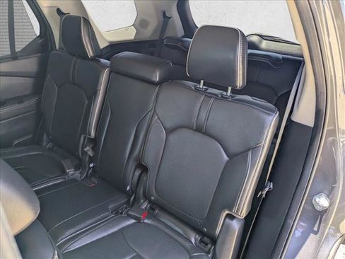 Used 2025 Honda Pilot Elite image 18