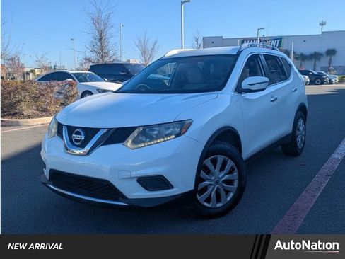 Used 2016 Nissan Rogue S w/ Appearance Package image 1