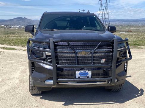 Used 2022 Chevrolet Suburban LT w/ LT Signature Package AWD/4WD image 10