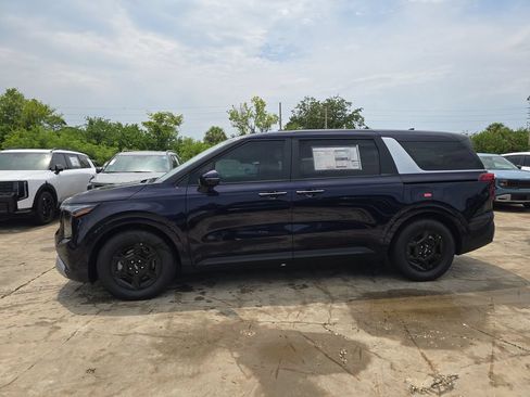 New 2027 Kia Carnival FWD image 5