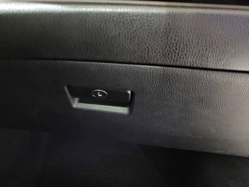 Used 2016 Toyota Highlander XLE image 60