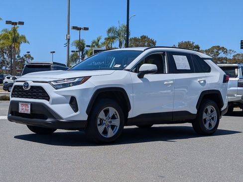 Used 2024 Toyota RAV4 XLE AWD/4WD image 11