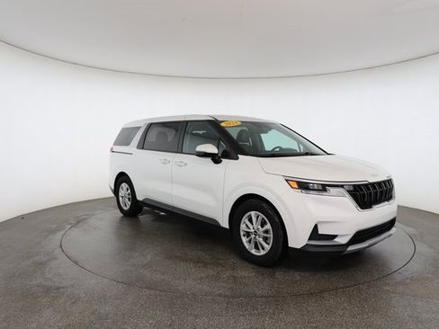 Used 2024 Kia Carnival LX image 26