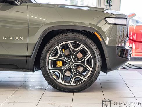 Used 2023 Rivian R1S Launch Edition image 12