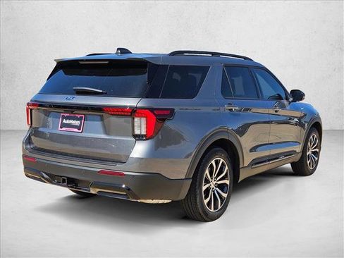 New 2026 Ford Explorer ST-Line RWD image 2