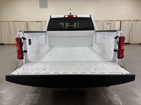 New 2026 RAM 1500 4x4 Crew Cab image 9