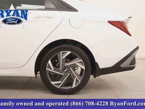 Used 2025 Hyundai Elantra Sport image 29
