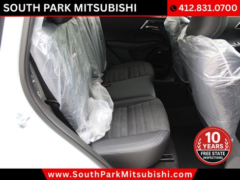 New 2026 Mitsubishi Outlander LE AWD/4WD image 16