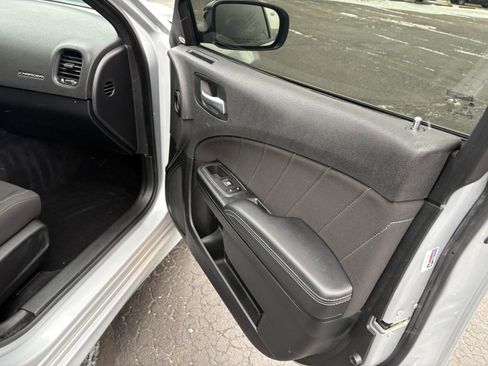 Used 2022 Dodge Charger R/T w/ Performance Handling Group image 11