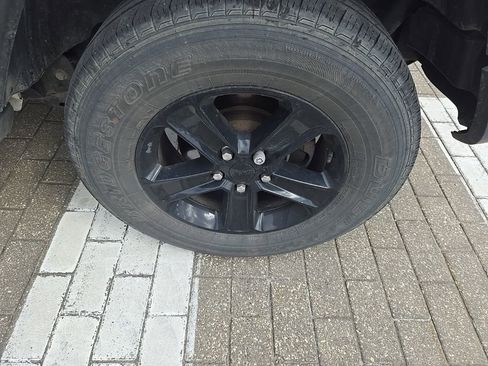 Used 2020 Jeep Wrangler Unlimited Sahara image 9