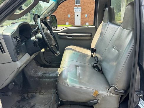 Used 2006 Ford F350 2WD Regular Cab Super Duty image 13