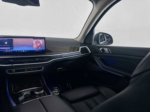 Used 2025 BMW X7 xDrive40i image 45