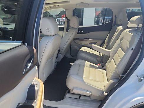 Certified 2019 GMC Acadia Denali w/ Technology Package FWD image 25