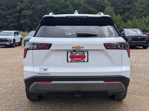 New 2026 Chevrolet Equinox LT w/ Safety and Technology Package FWD image 3