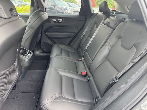 Certified 2025 Volvo XC60 B5 Ultra AWD/4WD image 9