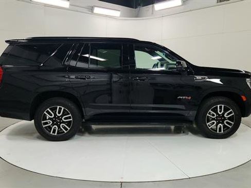 Used 2024 GMC Yukon AT4 w/ Technology Package image 9
