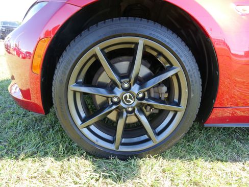 Used 2016 MAZDA MX-5 Miata Club image 13