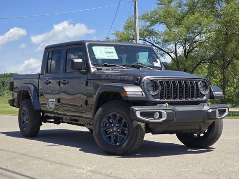 New 2026 Jeep Gladiator Sport AWD/4WD image 2