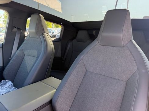 Used 2026 Tesla Cybertruck AWD Crew Cab image 10