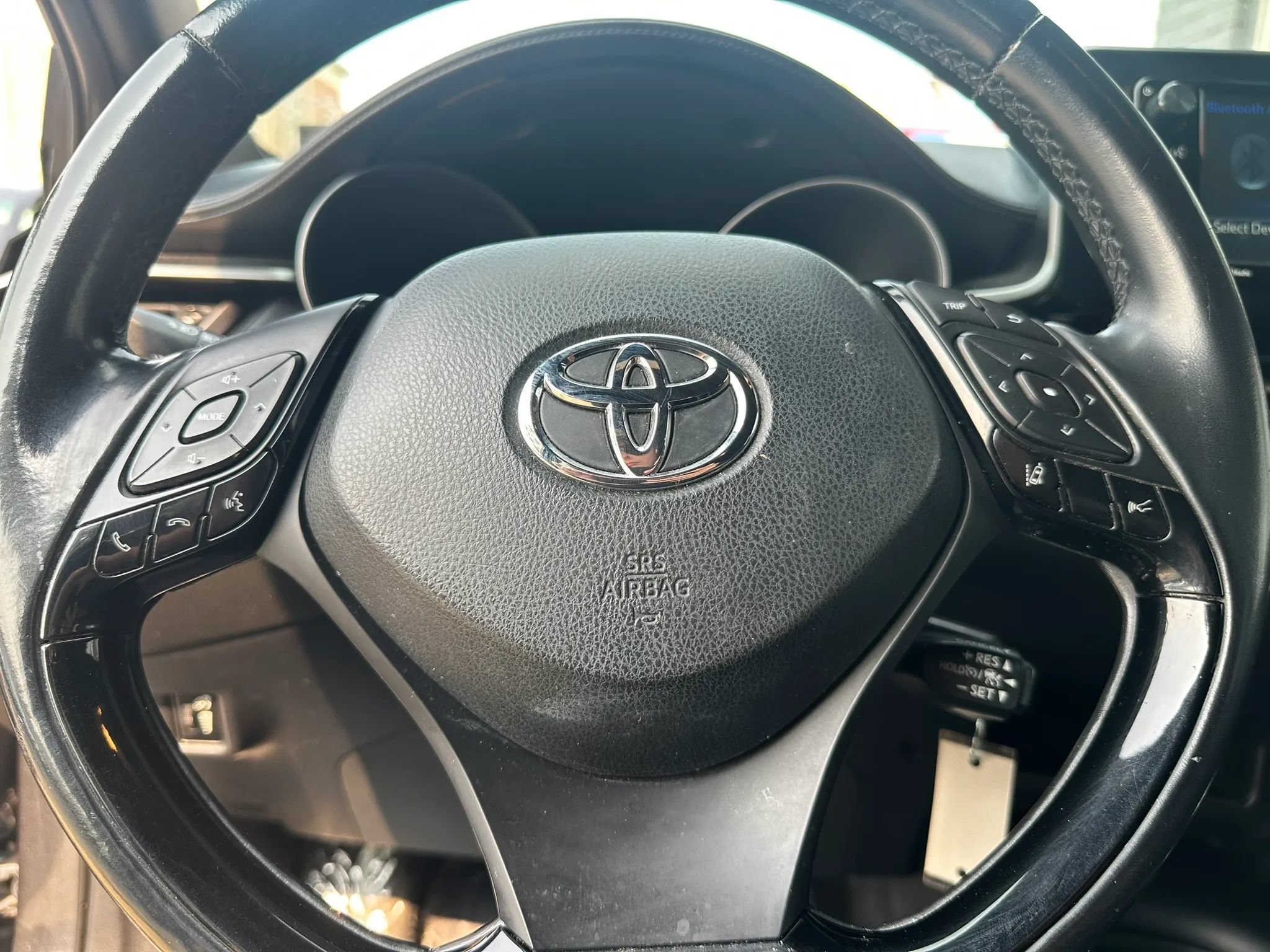 Used 2018 Toyota C-HR XLE FWD image 17
