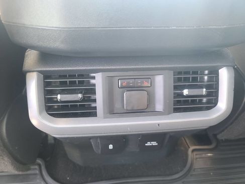 Used 2021 Ford F150 Lariat w/ Equipment Group 502A High AWD/4WD image 33