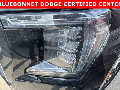 Used 2023 GMC Yukon Denali Ultimate AWD/4WD image 7