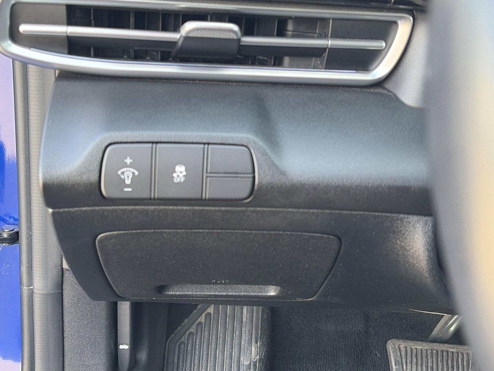 Certified 2025 Hyundai Elantra Limited FWD image 16