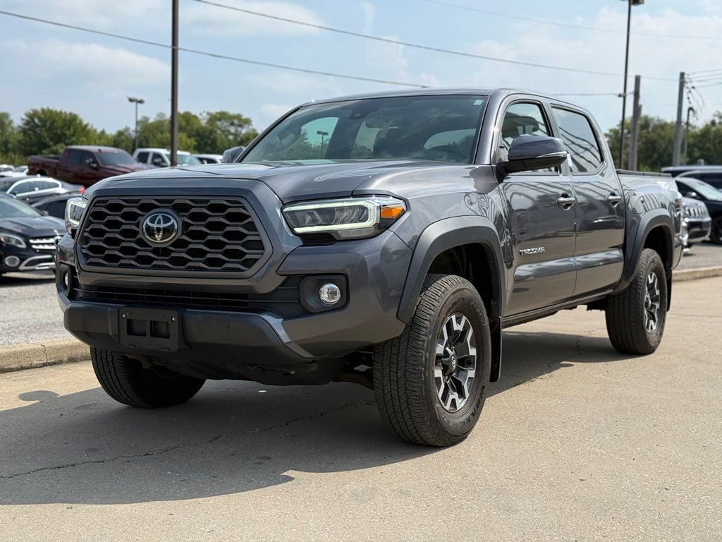 Used 2022 Toyota Tacoma TRD Off-Road w/ Technology Package AWD/4WD image 2